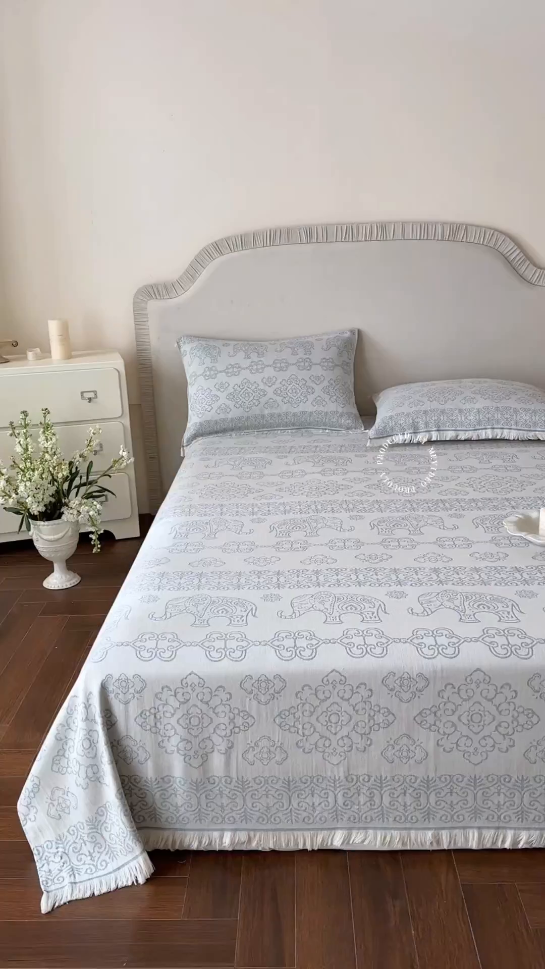 91家纺网 家纺一手货源 找家纺 朴尔家纺-毛巾被 2026新款长绒棉100s贡缎丝光棉纯棉流苏纱布毛巾被三件套 皇室吉象-蓝