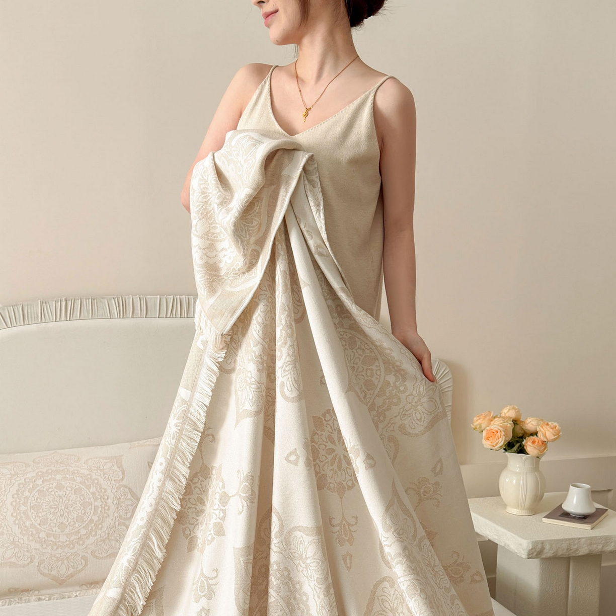 91家纺网 家纺一手货源 找家纺 朴尔家纺-毛巾被 2026新款长绒棉100s贡缎丝光棉纯棉流苏纱布毛巾被三件套 优雅欧纹-驼