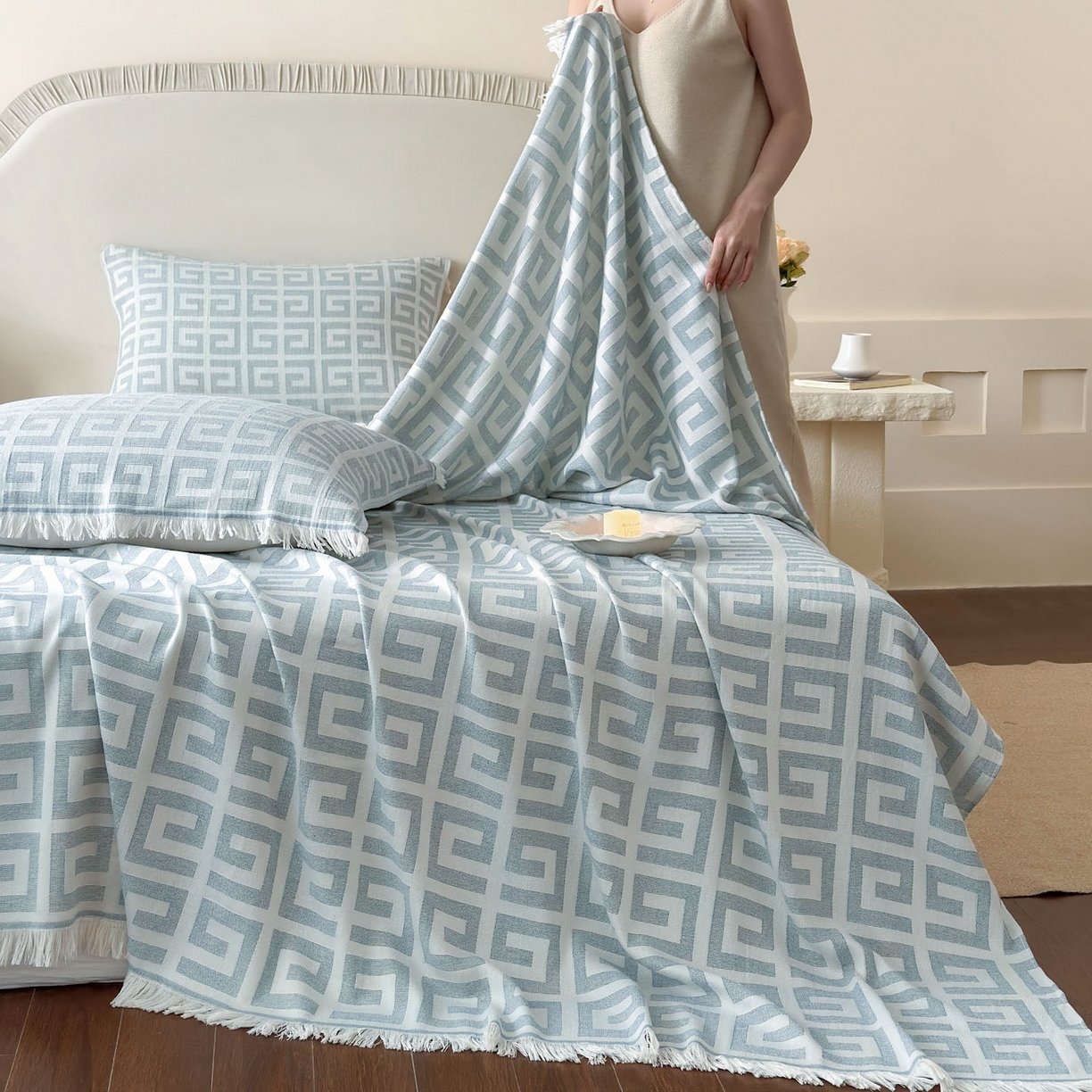 91家纺网 家纺一手货源 找家纺 朴尔家纺-毛巾被 2026新款长绒棉100s贡缎丝光棉纯棉流苏纱布枕巾 巴宝方格-蓝