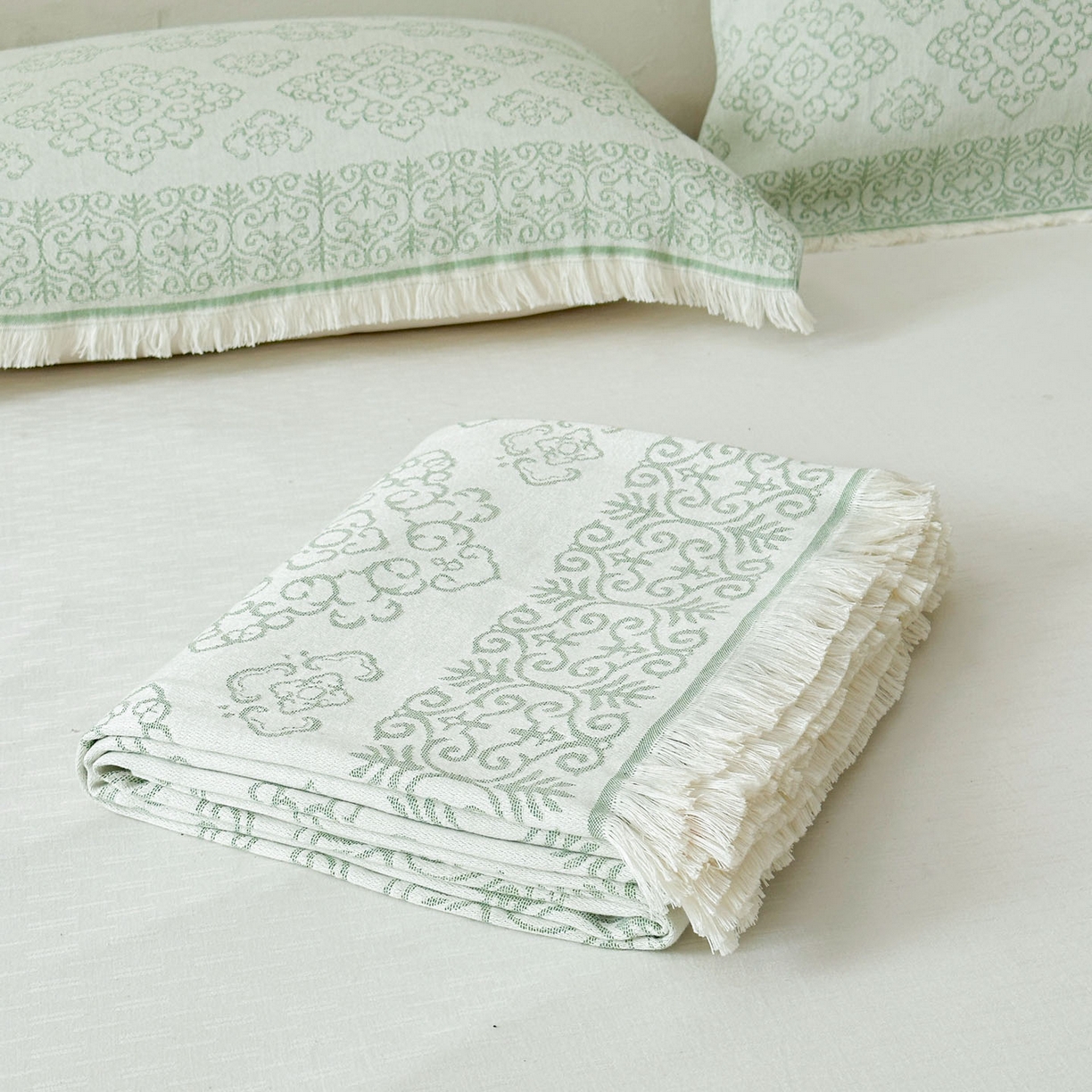 91家纺网 家纺一手货源 找家纺 朴尔家纺-毛巾被 2026新款长绒棉100s贡缎丝光棉纯棉流苏纱布枕巾 皇室吉象-绿