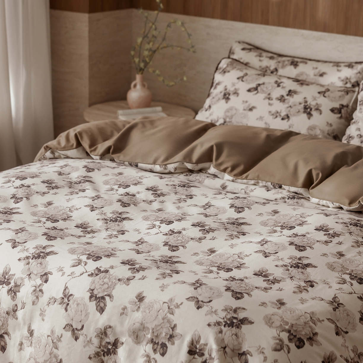 91家纺网 家纺一手货源 找家纺 （总）蓝邻家纺 2026年新款全棉纯棉棉麻法式复古田园风工艺款四件套系列-场景二