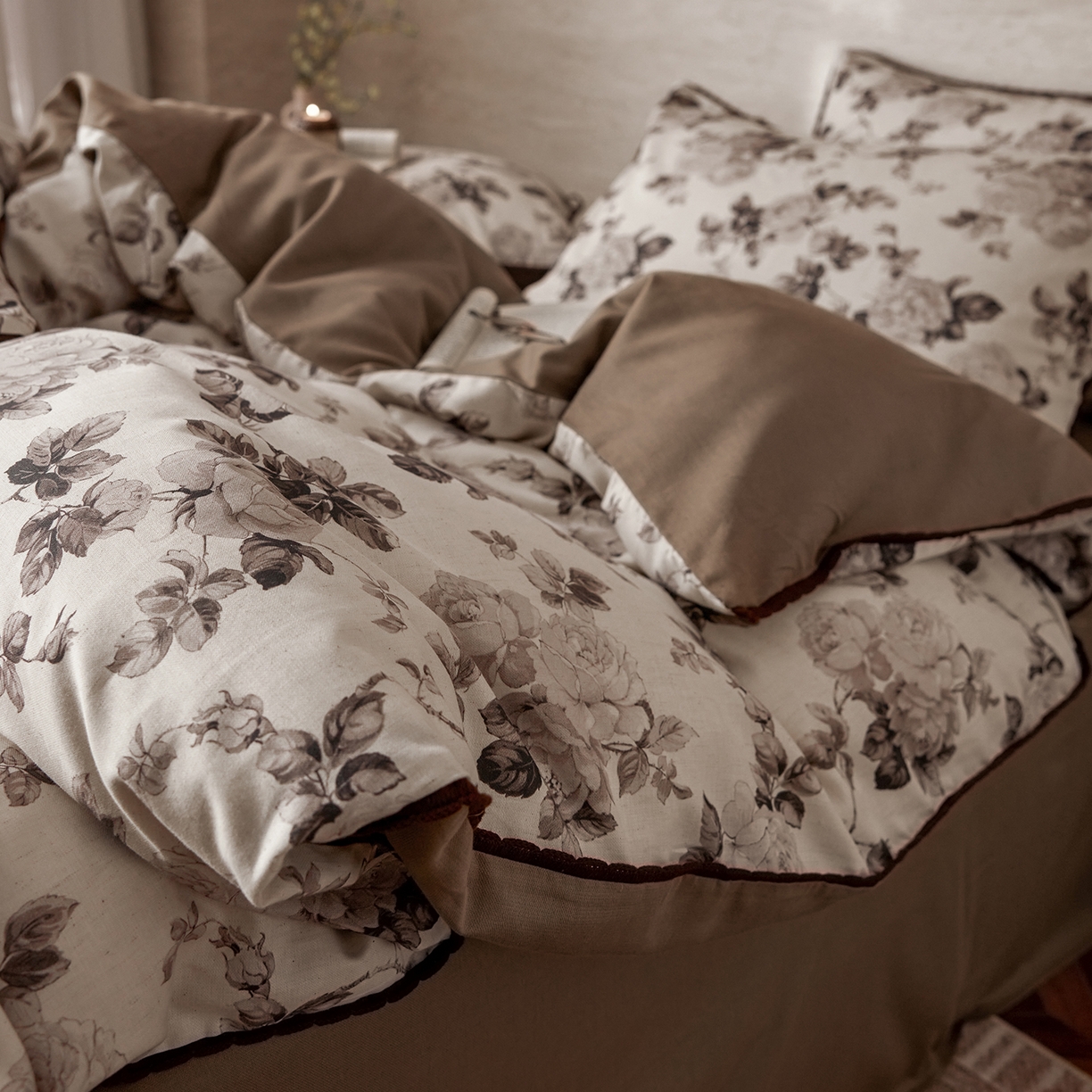 91家纺网 家纺一手货源 找家纺 （总）蓝邻家纺 2026年新款全棉纯棉棉麻法式复古田园风工艺款四件套系列-场景二