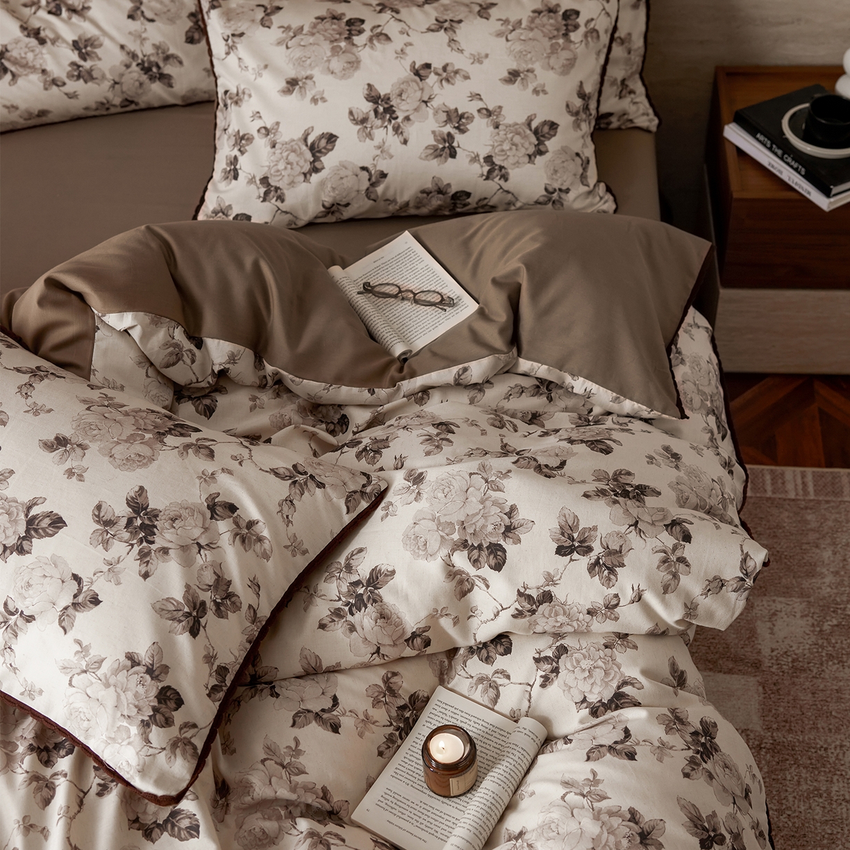 91家纺网 家纺一手货源 找家纺 （总）蓝邻家纺 2026年新款全棉纯棉棉麻法式复古田园风工艺款四件套系列-场景二