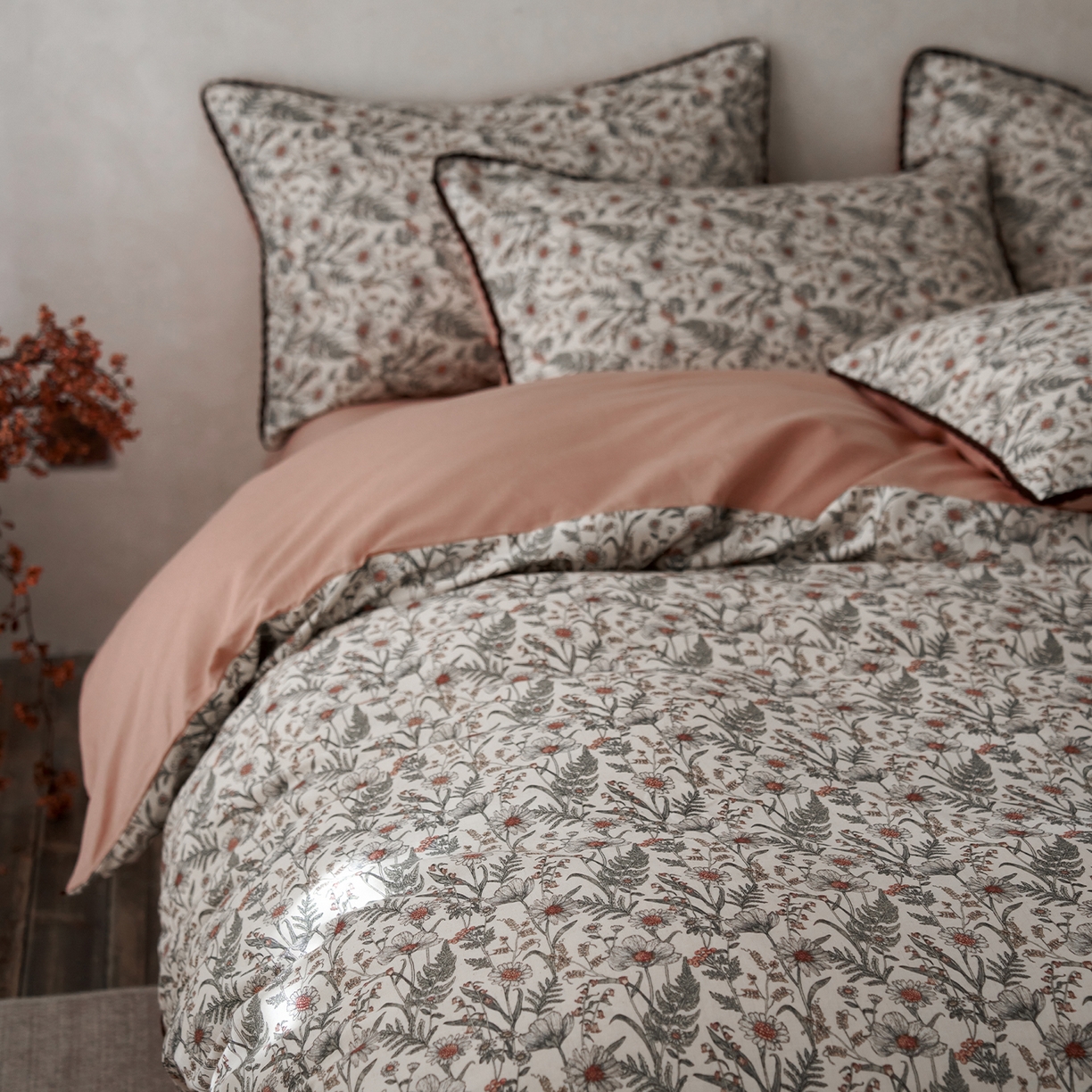 91家纺网 家纺一手货源 找家纺 （总）蓝邻家纺 2026年新款全棉纯棉棉麻法式复古田园风工艺款四件套系列-场景二