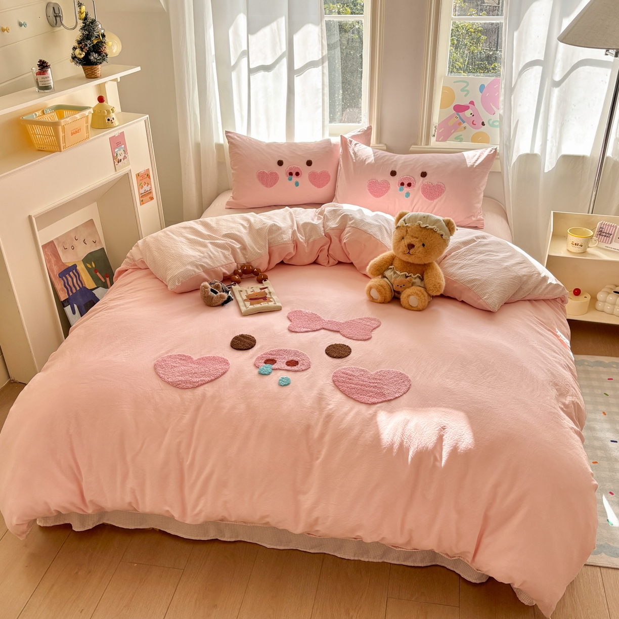 91家纺网 家纺一手货源 找家纺 色鬼布艺高端家居主号 2026新款古法毛巾绣四件套 爱心猪猪-粉