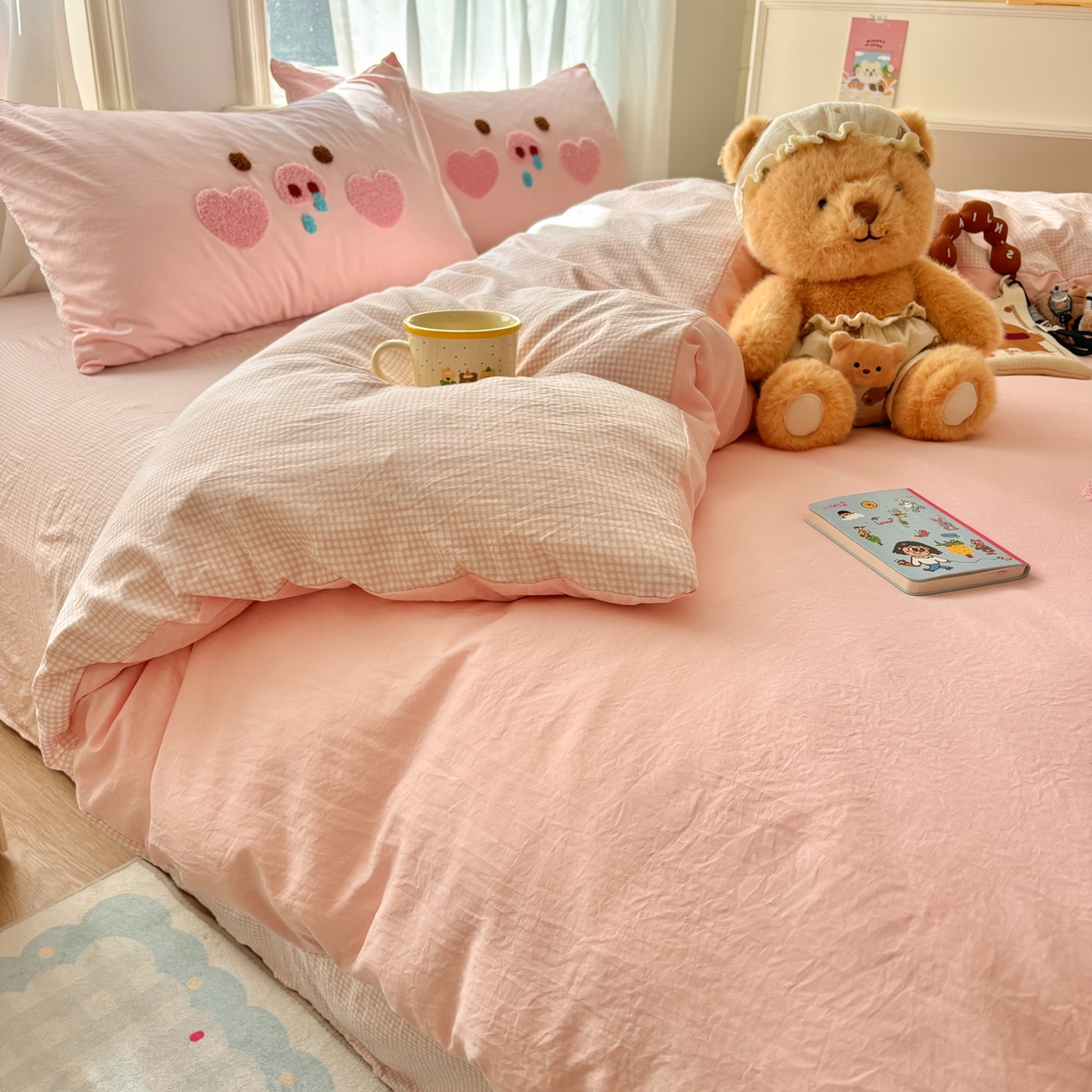 91家纺网 家纺一手货源 找家纺 色鬼布艺高端家居主号 2026新款古法毛巾绣四件套 爱心猪猪-粉