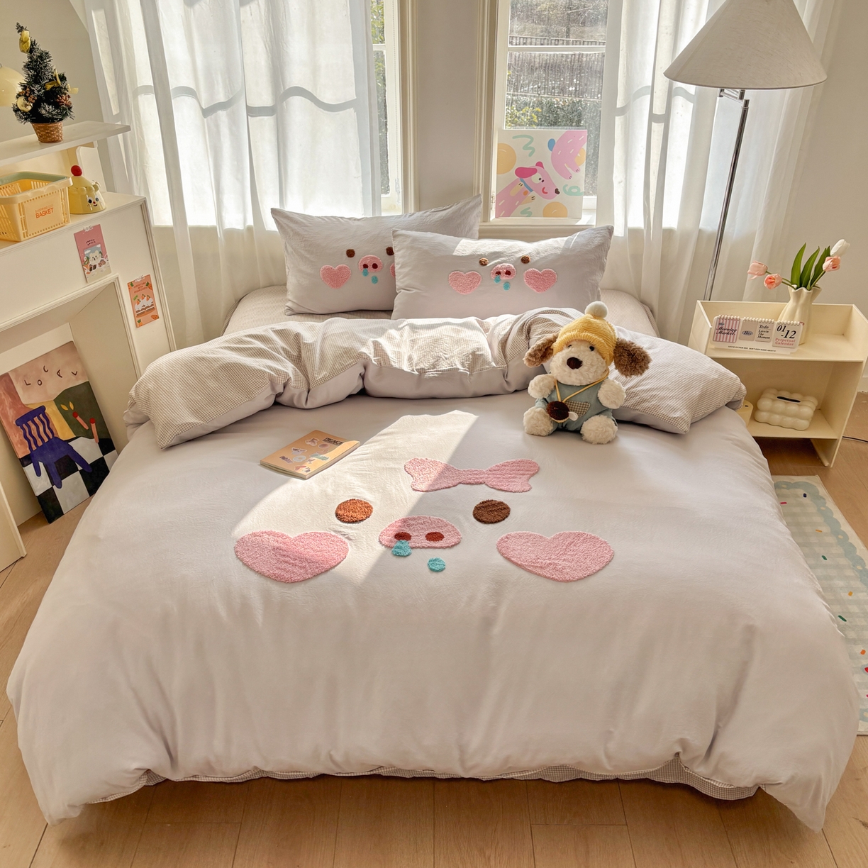 91家纺网 家纺一手货源 找家纺 色鬼布艺高端家居主号 2026新款古法毛巾绣四件套 爱心猪猪-灰