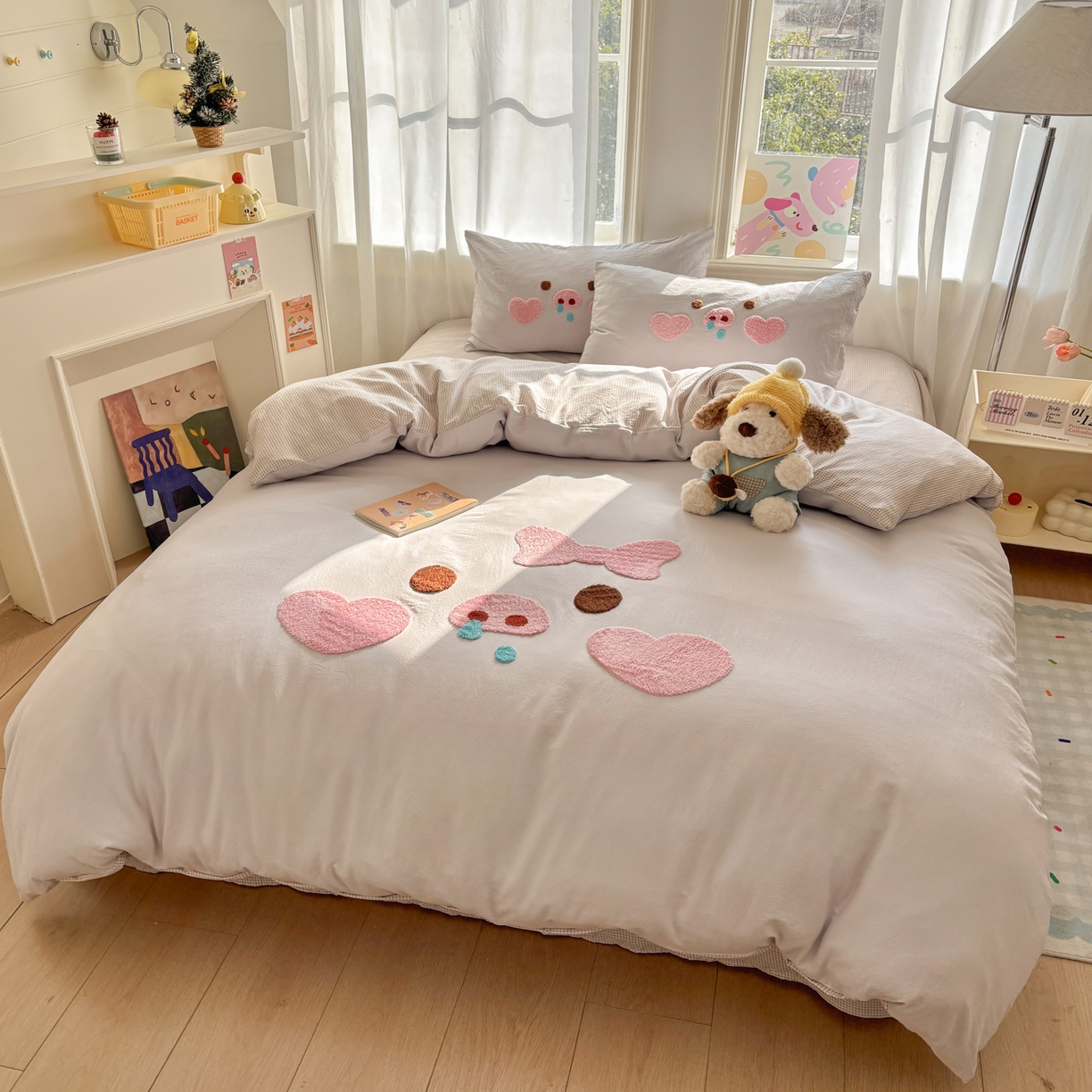 91家纺网 家纺一手货源 找家纺 色鬼布艺高端家居主号 2026新款古法毛巾绣四件套 爱心猪猪-灰