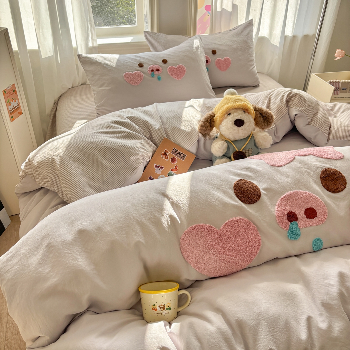 91家纺网 家纺一手货源 找家纺 色鬼布艺高端家居主号 2026新款古法毛巾绣四件套 爱心猪猪-灰