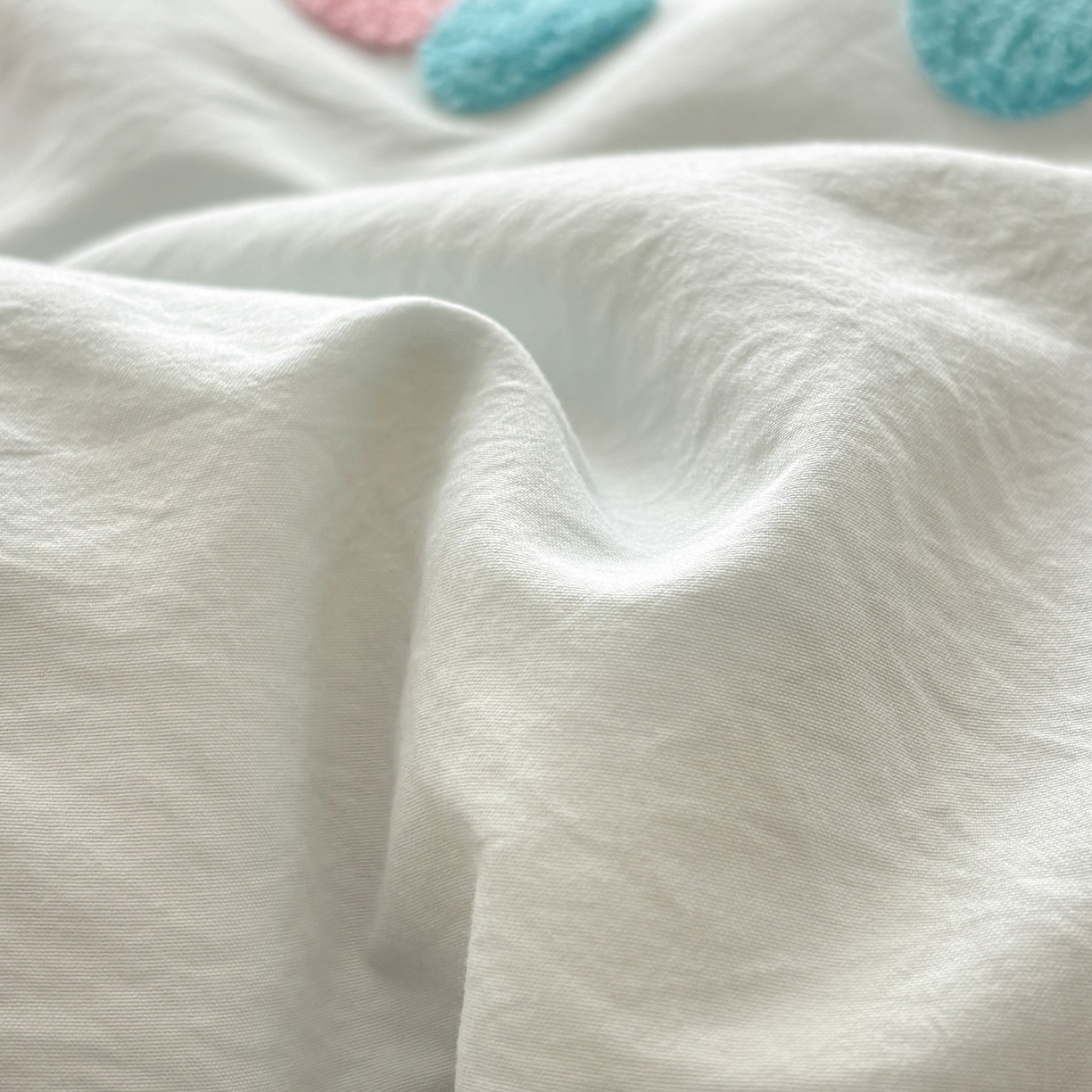 91家纺网 家纺一手货源 找家纺 色鬼布艺高端家居主号 2026新款古法毛巾绣四件套 爱心猪猪-蓝