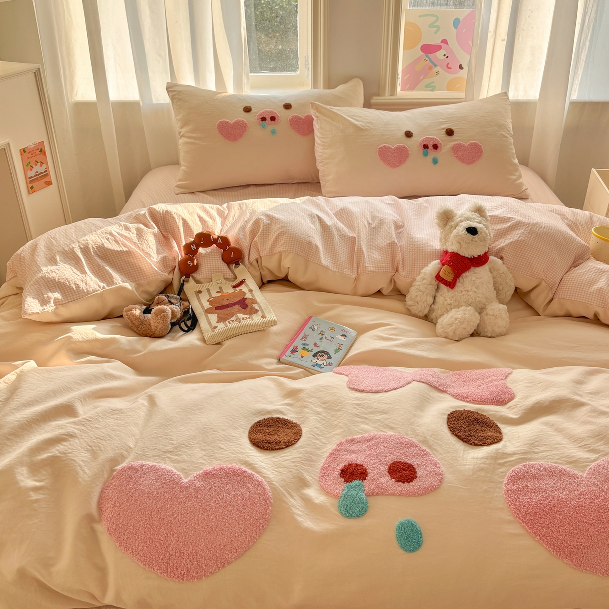 91家纺网 家纺一手货源 找家纺 色鬼布艺高端家居主号 2026新款古法毛巾绣四件套 爱心猪猪-香槟