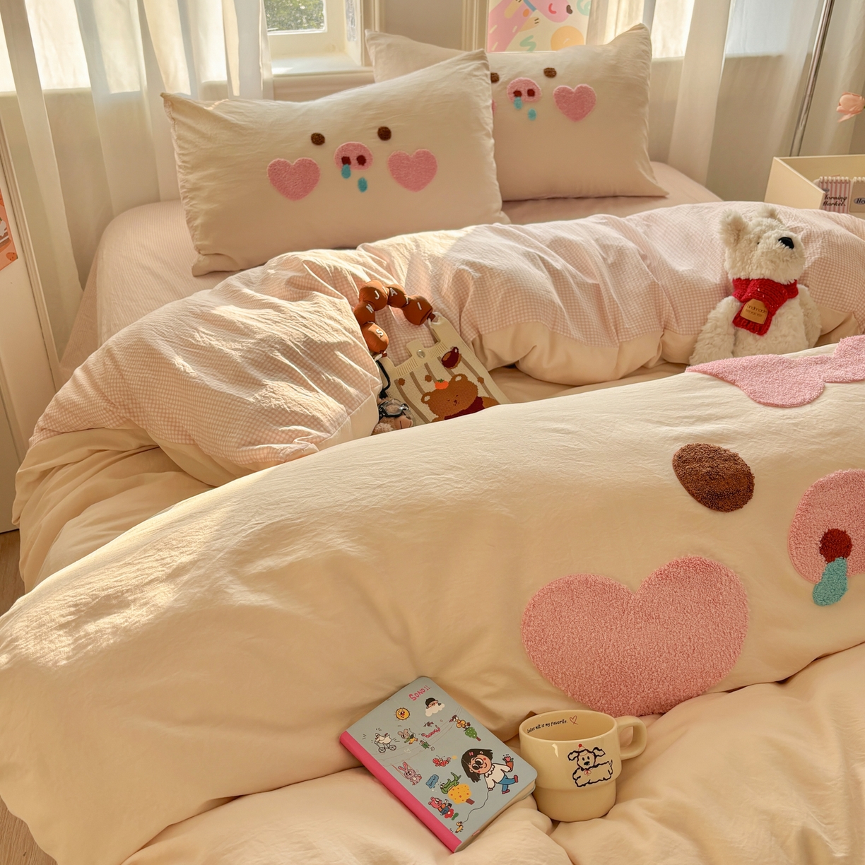 91家纺网 家纺一手货源 找家纺 色鬼布艺高端家居主号 2026新款古法毛巾绣四件套 爱心猪猪-香槟