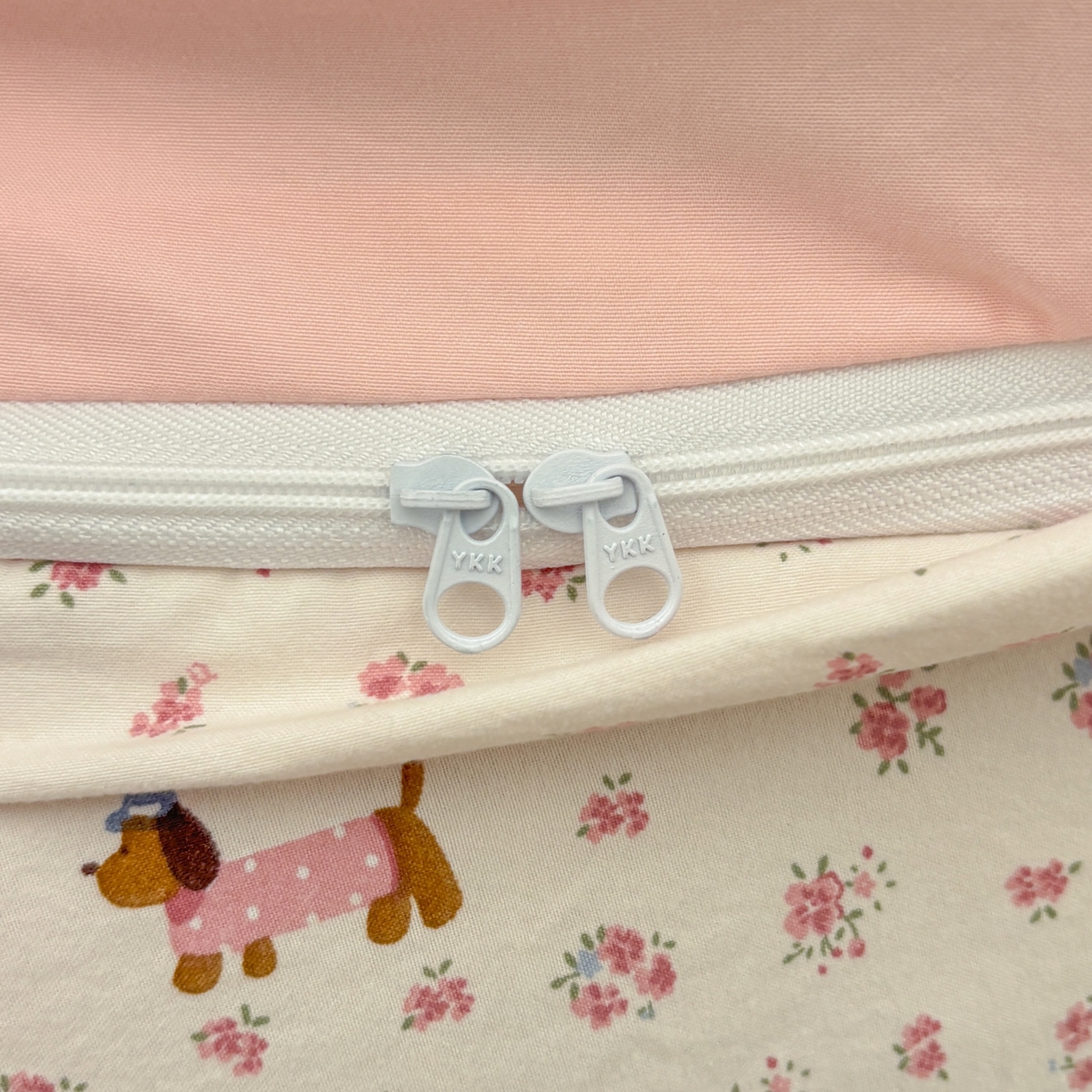 91家纺网 家纺一手货源 找家纺 色鬼布艺高端家居主号 2026新款古法毛巾绣四件套 春日猫咪-粉