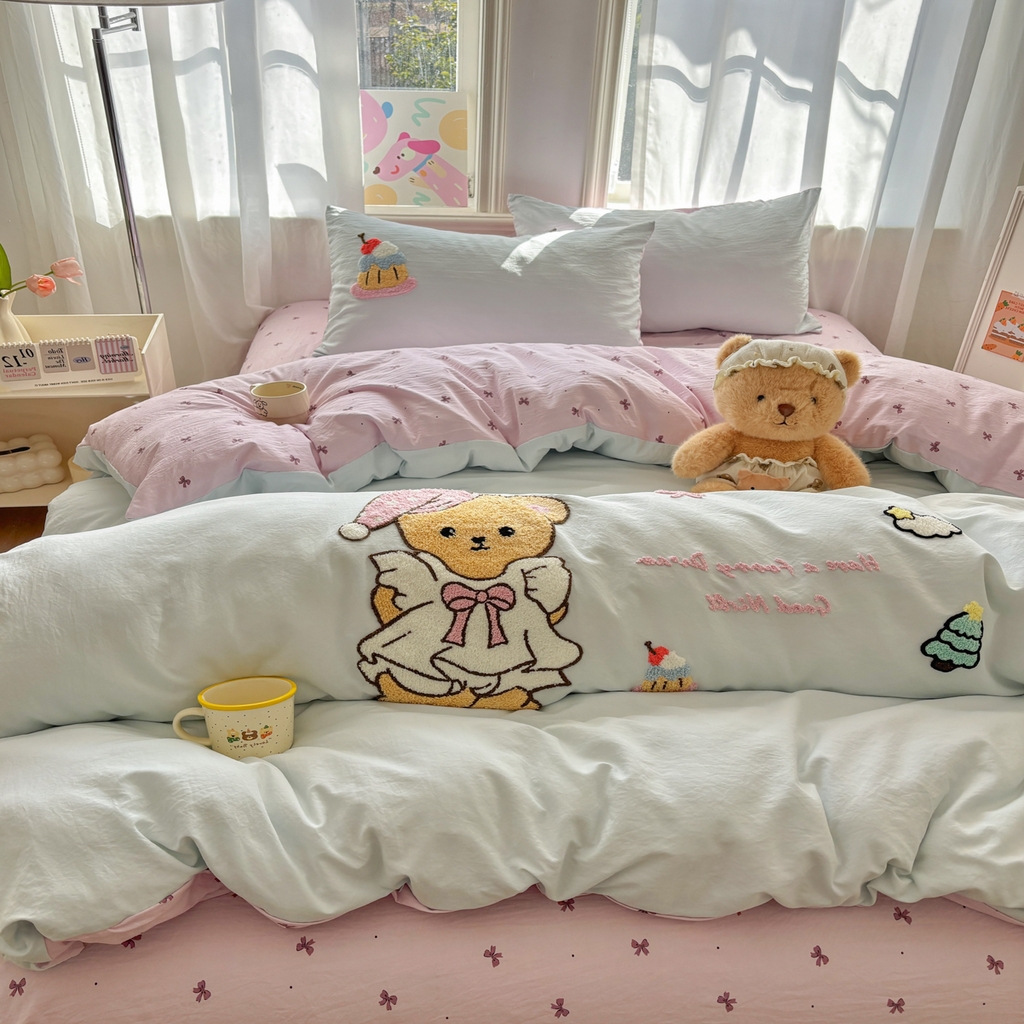 91家纺网 家纺一手货源 找家纺 色鬼布艺高端家居主号 2026新款古法毛巾绣四件套 蛋糕小熊-蓝