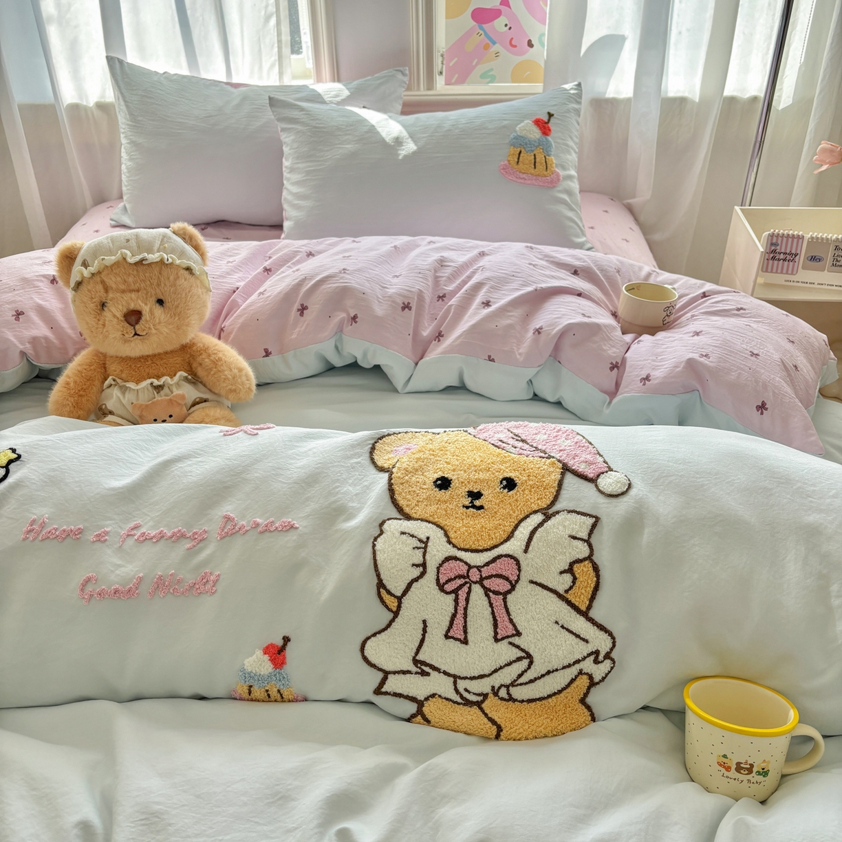 91家纺网 家纺一手货源 找家纺 色鬼布艺高端家居主号 2026新款古法毛巾绣四件套 蛋糕小熊-蓝