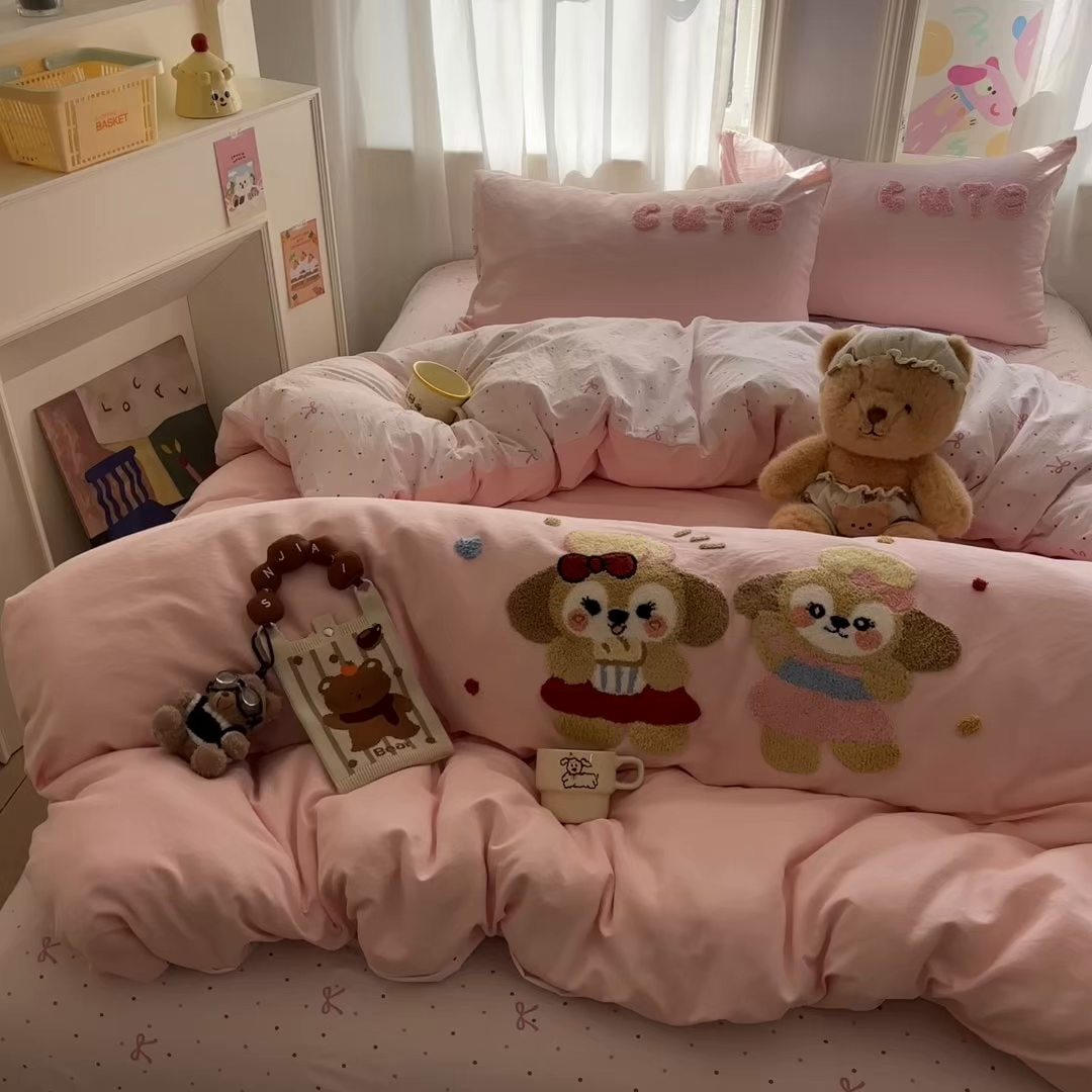 91家纺网 家纺一手货源 找家纺 色鬼布艺高端家居主号 2026新款古法毛巾绣四件套 快乐伙伴-粉