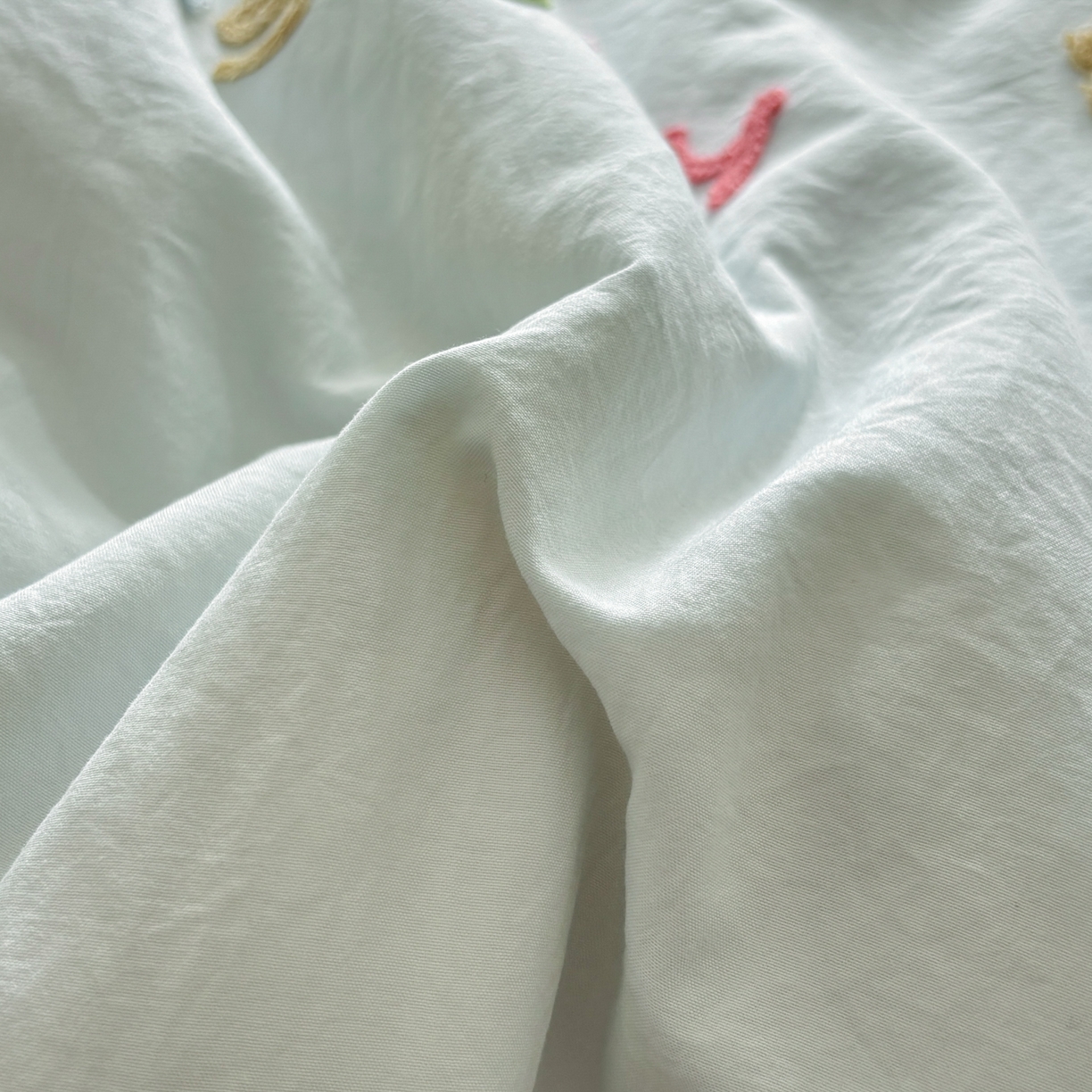 91家纺网 家纺一手货源 找家纺 色鬼布艺高端家居主号 2026新款古法毛巾绣四件套 雪瑞狗-蓝