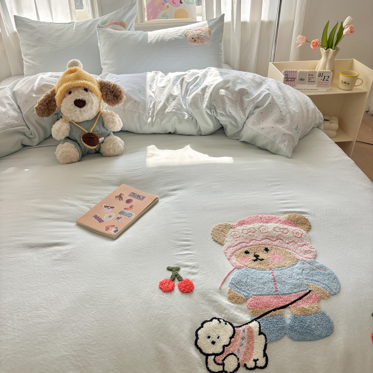 91家纺网 家纺一手货源 找家纺 色鬼布艺高端家居主号 2026新款古法毛巾绣四件套 樱桃小熊-蓝