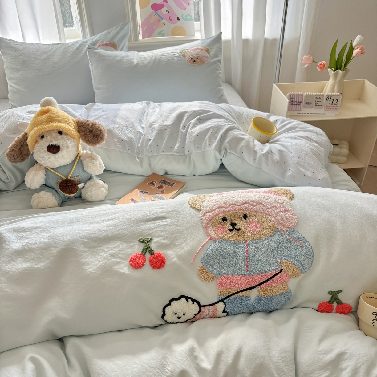 91家纺网 家纺一手货源 找家纺 色鬼布艺高端家居主号 2026新款古法毛巾绣四件套 樱桃小熊-蓝