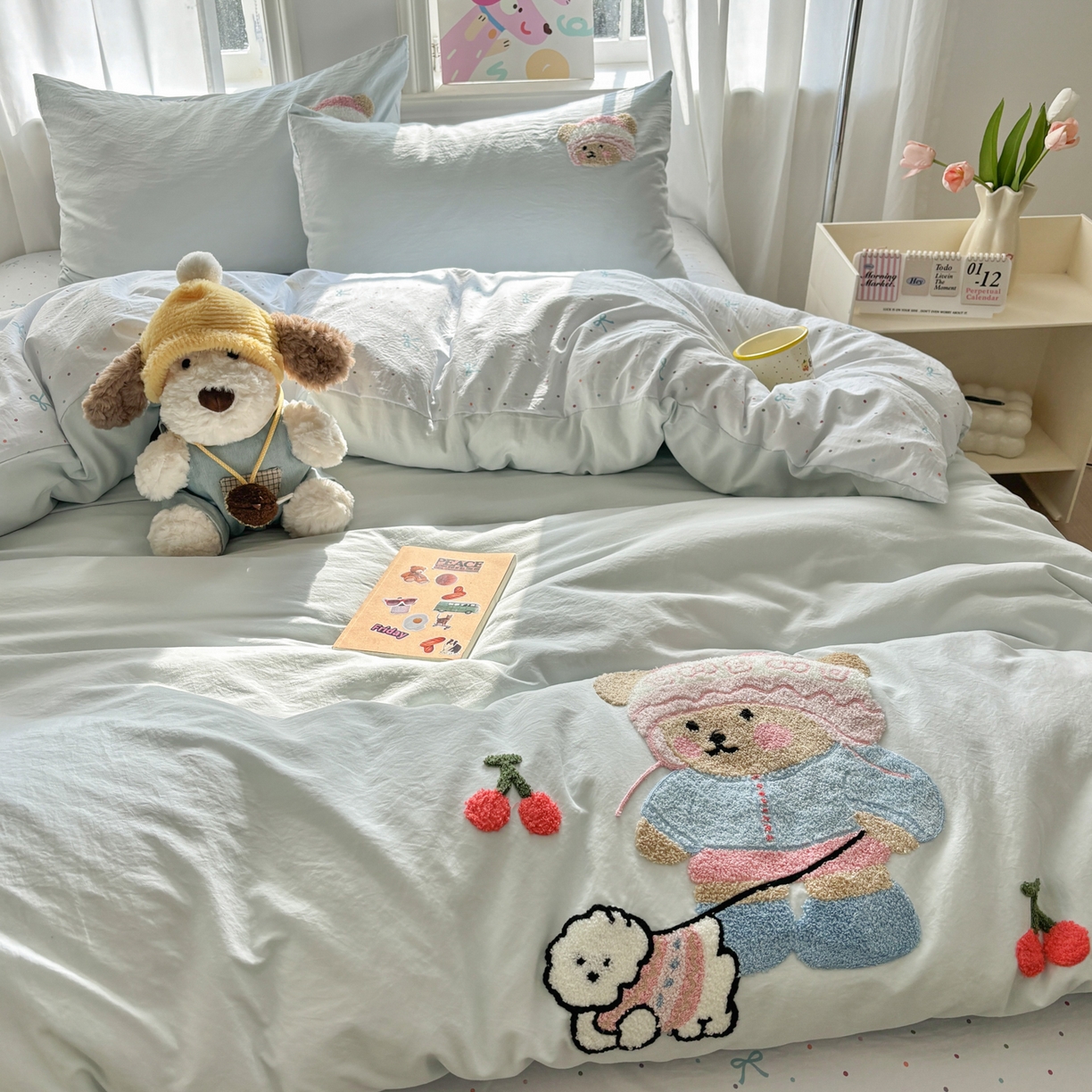 91家纺网 家纺一手货源 找家纺 色鬼布艺高端家居主号 2026新款古法毛巾绣四件套 樱桃小熊-蓝