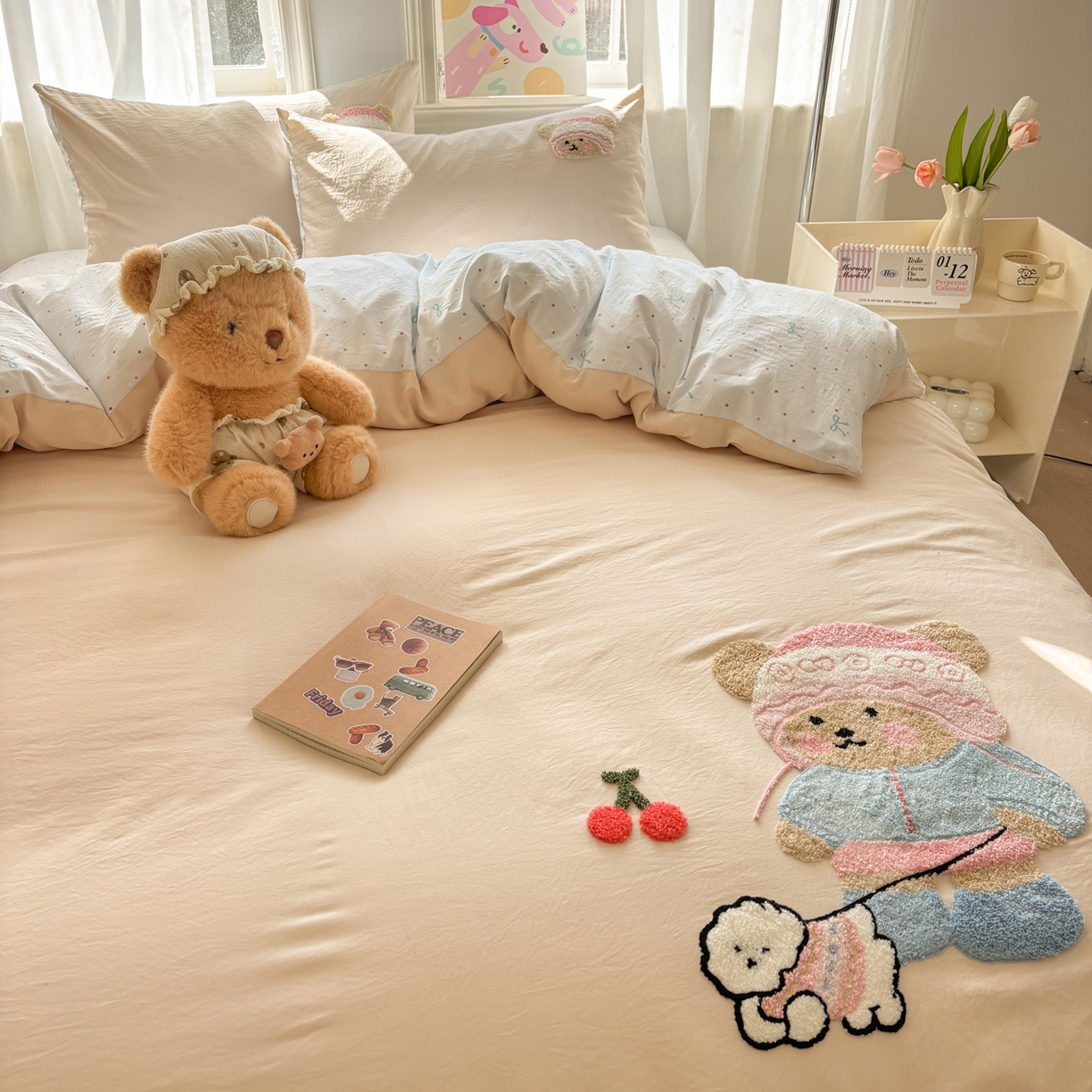 91家纺网 家纺一手货源 找家纺 色鬼布艺高端家居主号 2026新款古法毛巾绣四件套 樱桃小熊-香槟