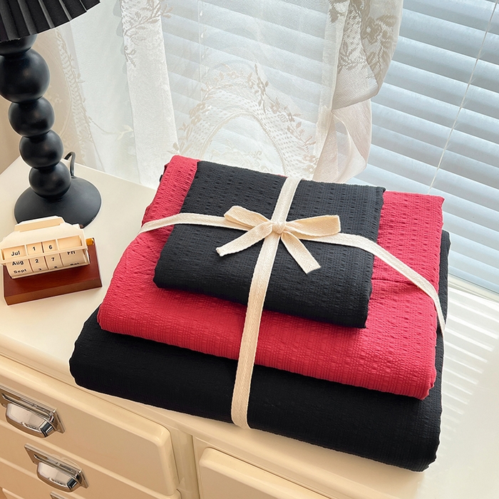 91家纺网 家纺一手货源 找家纺 优承佳生活馆 2026新款软糯双拼泡芙纱四件套 星耀黑+西瓜红