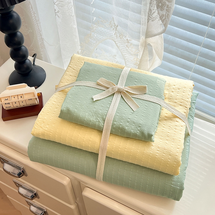 91家纺网 家纺一手货源 找家纺 优承佳生活馆 2026新款软糯双拼泡芙纱四件套 浅草绿+芥末黄