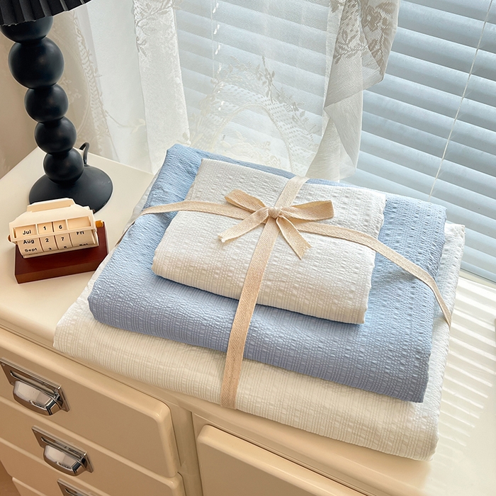 91家纺网 家纺一手货源 找家纺 优承佳生活馆 2026新款软糯双拼泡芙纱四件套 奶油白+天空蓝