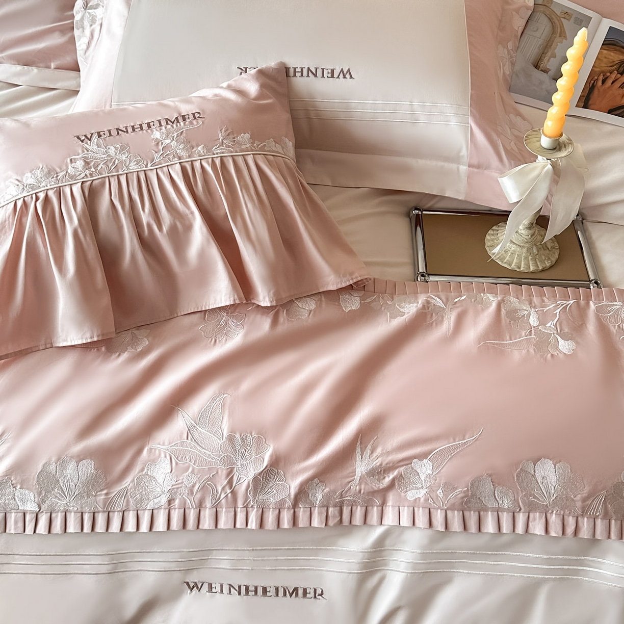 91家纺网 家纺一手货源 找家纺 （总）祺瑞佳家纺 2026新款100%双面纯棉法式刺绣花四件套全棉四季款床单床笠-恬蜜光年场景一