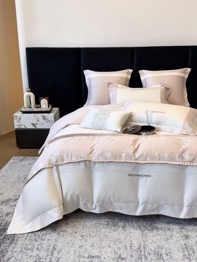 91家纺网 家纺一手货源 找家纺 （总）祺瑞佳家纺 2026新款100%双面纯棉法式刺绣花四件套全棉四季款床单床笠-恬蜜光年 场景二