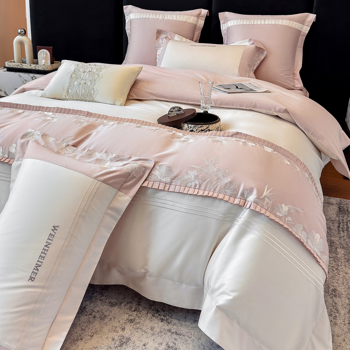 91家纺网 家纺一手货源 找家纺 （总）祺瑞佳家纺 2026新款100%双面纯棉法式刺绣花四件套全棉四季款床单床笠-恬蜜光年 场景二