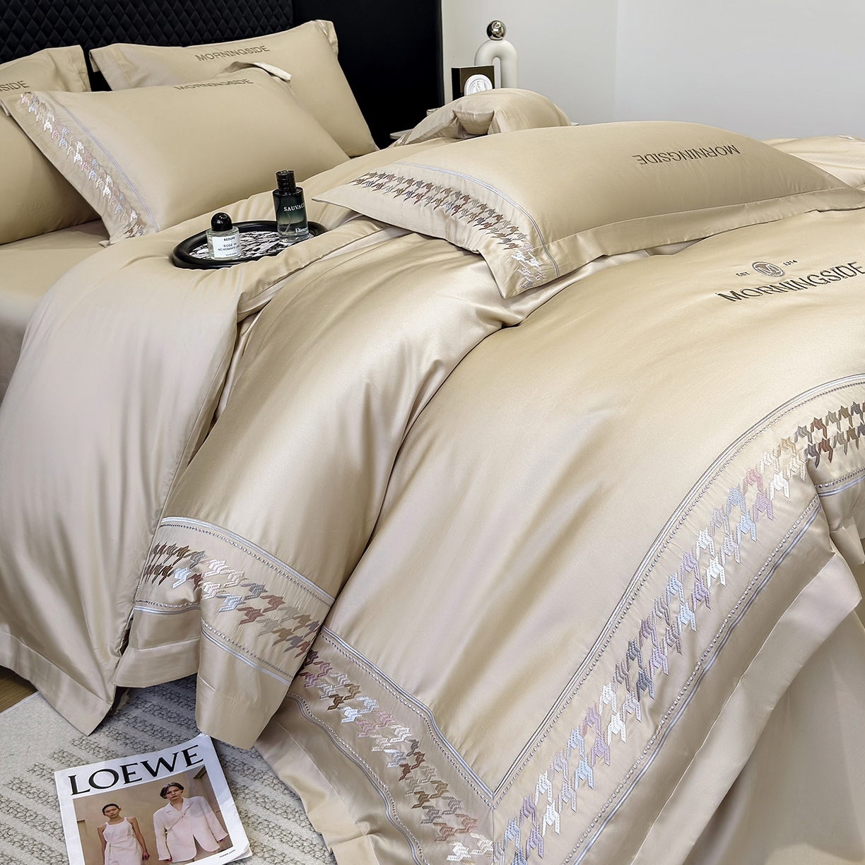 91家纺网 家纺一手货源 找家纺 （总）优眠坊 2026春夏新款高档礼盒装5050S贡缎长绒棉刺绣四件套100%纯棉全棉轻奢床品-千鸟格