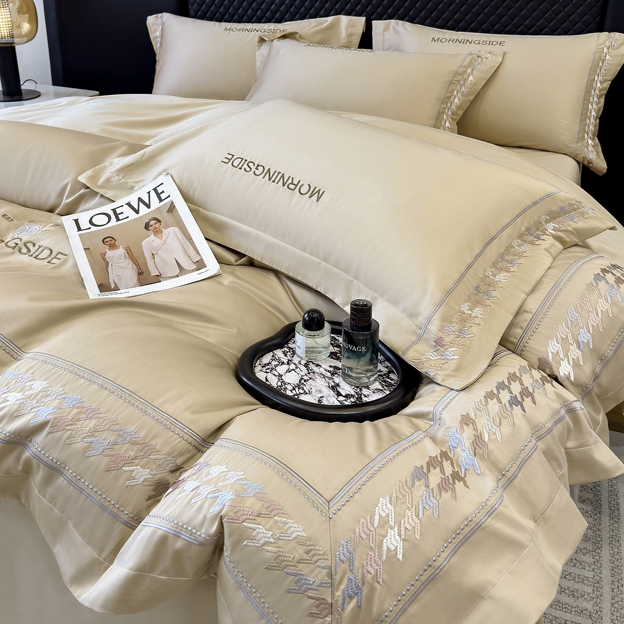 91家纺网 家纺一手货源 找家纺 优眠坊 2026春夏新款高档礼盒装5050S贡缎长绒棉刺绣四件套100%纯棉全棉轻奢床品-千鸟格 千鸟格-咖