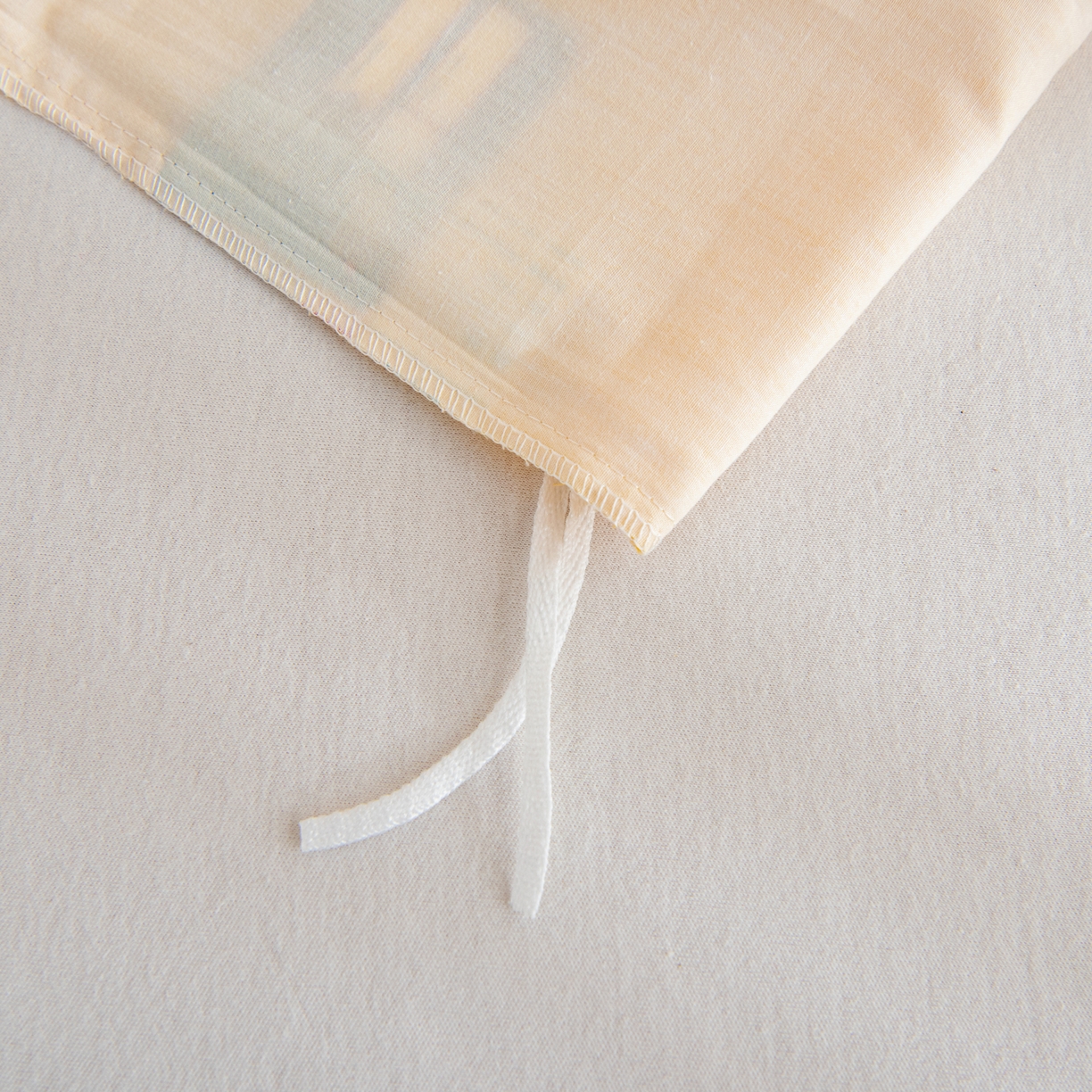 91家纺网 家纺一手货源 找家纺 御棉坊 2026新款A类40S全棉数码印花-萌萌季系列幼儿园儿童套件 萌萌草莓鸭