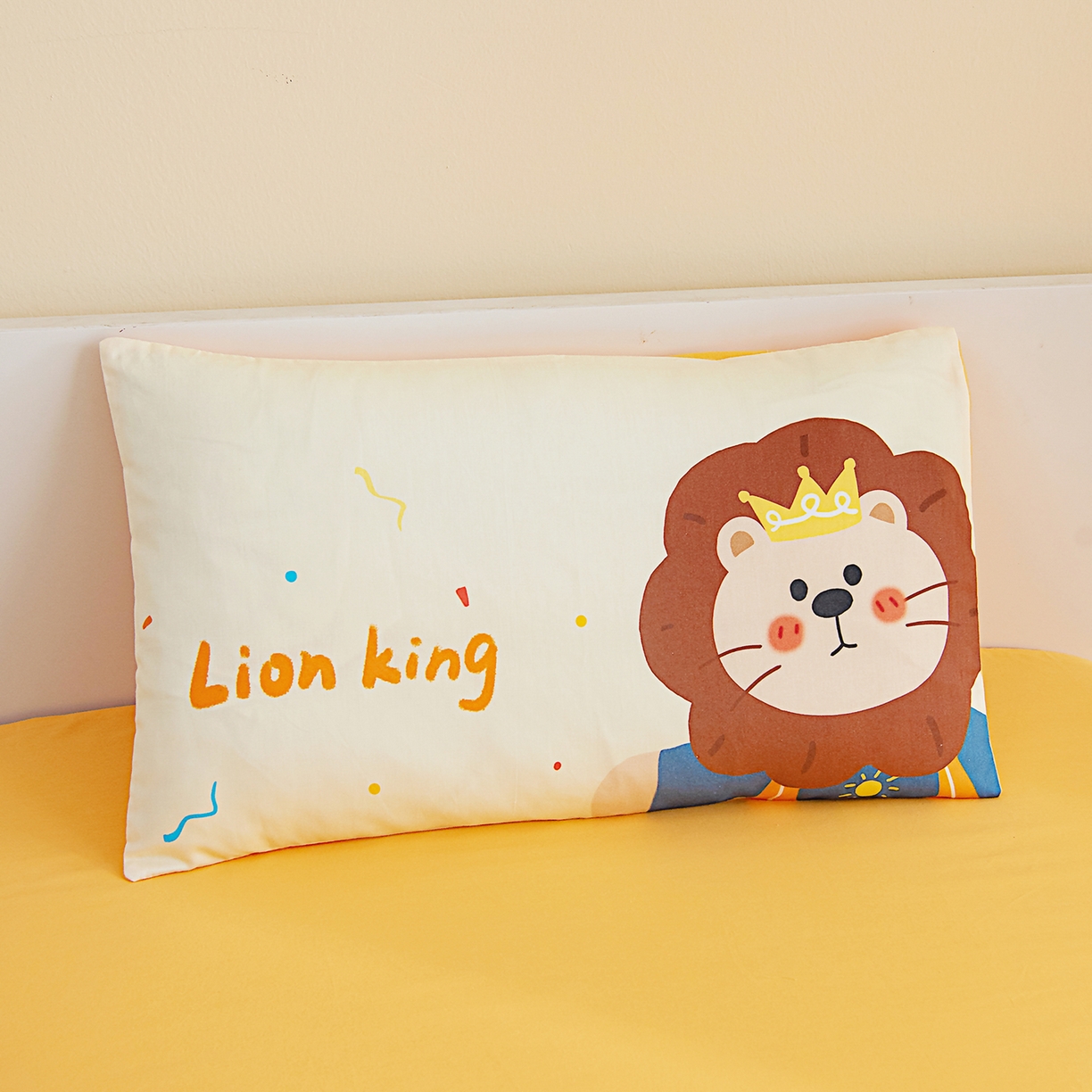 91家纺网 家纺一手货源 找家纺 御棉坊 2026新款A类40S全棉数码印花-萌萌季系列幼儿园儿童套件 萌萌狮子王