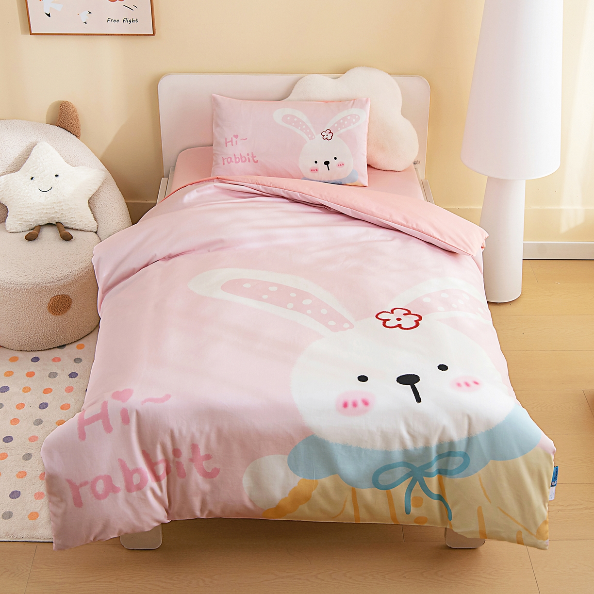 91家纺网 家纺一手货源 找家纺 御棉坊 2026新款A类40S全棉数码印花-萌萌季系列幼儿园儿童套件 萌萌小花兔