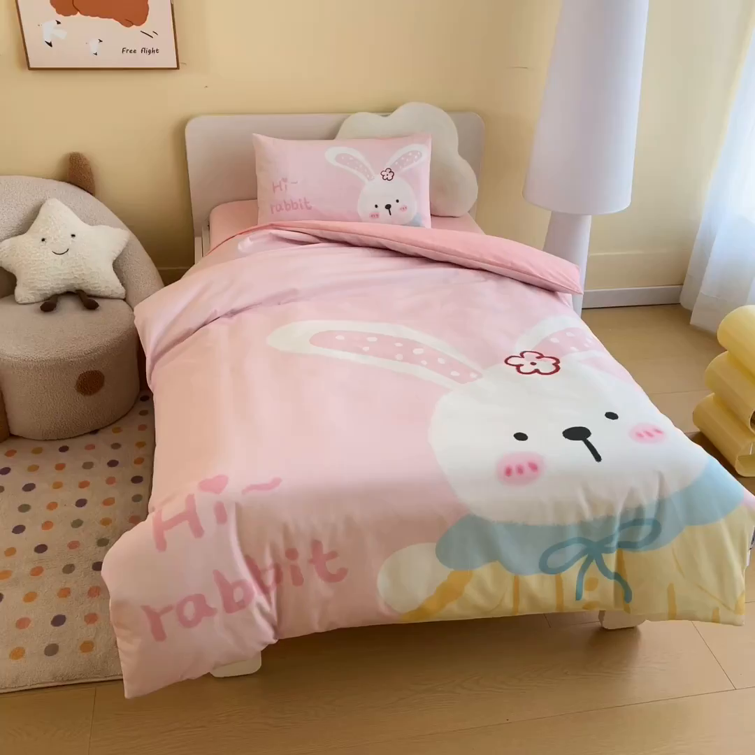 91家纺网 家纺一手货源 找家纺 御棉坊 2026新款A类40S全棉数码印花-萌萌季系列幼儿园儿童套件 萌萌小花兔