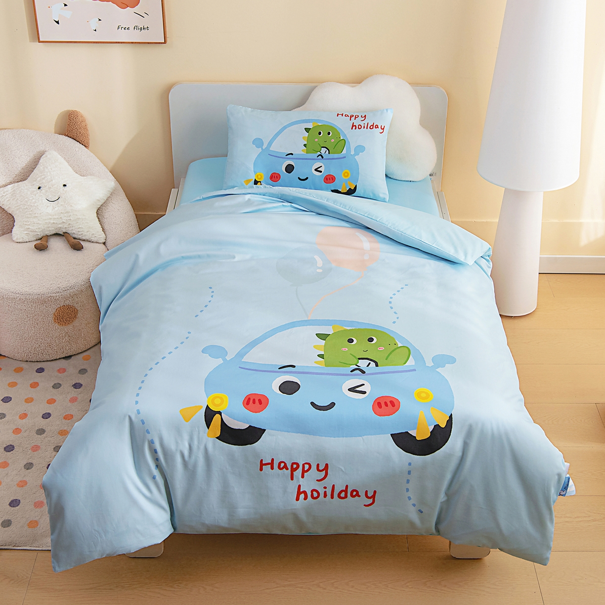 91家纺网 家纺一手货源 找家纺 御棉坊 2026新款A类40S全棉数码印花-萌萌季系列幼儿园儿童套件 萌萌小汽车