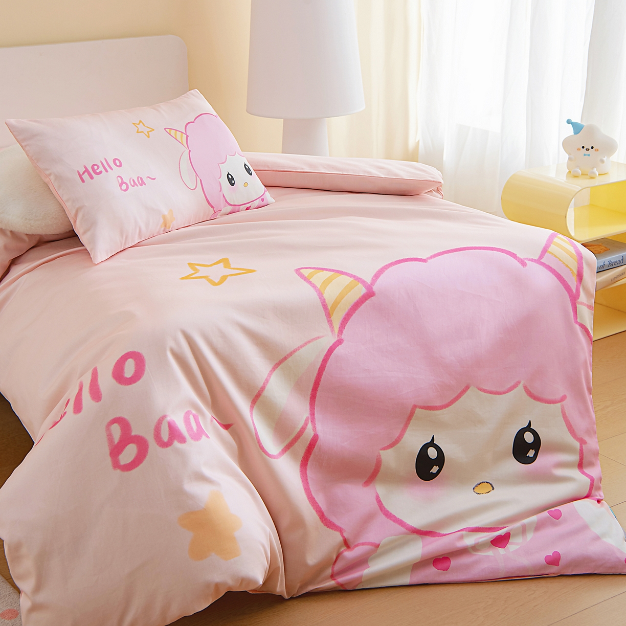 91家纺网 家纺一手货源 找家纺 御棉坊 2026新款A类40S全棉数码印花-萌萌季系列幼儿园儿童套件 萌萌小羊