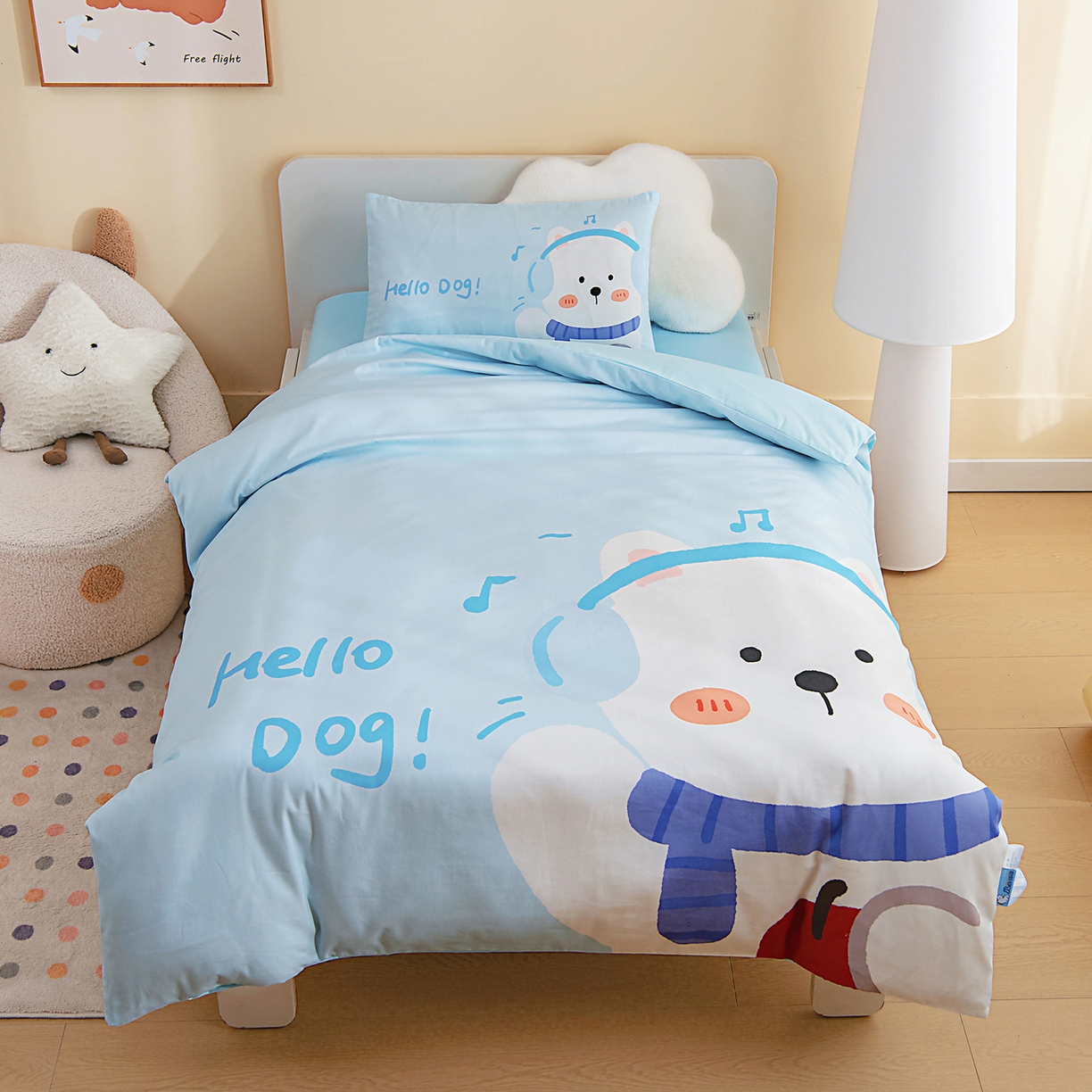 91家纺网 家纺一手货源 找家纺 御棉坊 2026新款A类40S全棉数码印花-萌萌季系列幼儿园儿童套件 萌萌音乐狗