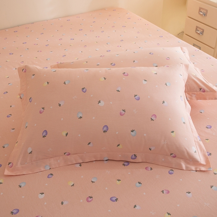 八十八家纺2025新款全棉12868单品枕套 奶油草莓