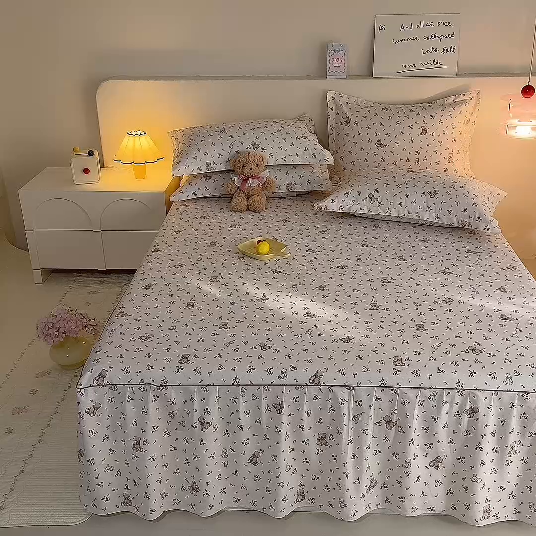 91家纺网 家纺一手货源 找家纺 八十八家纺 2025新款全棉12868系列四件套单品床裙 花间小熊