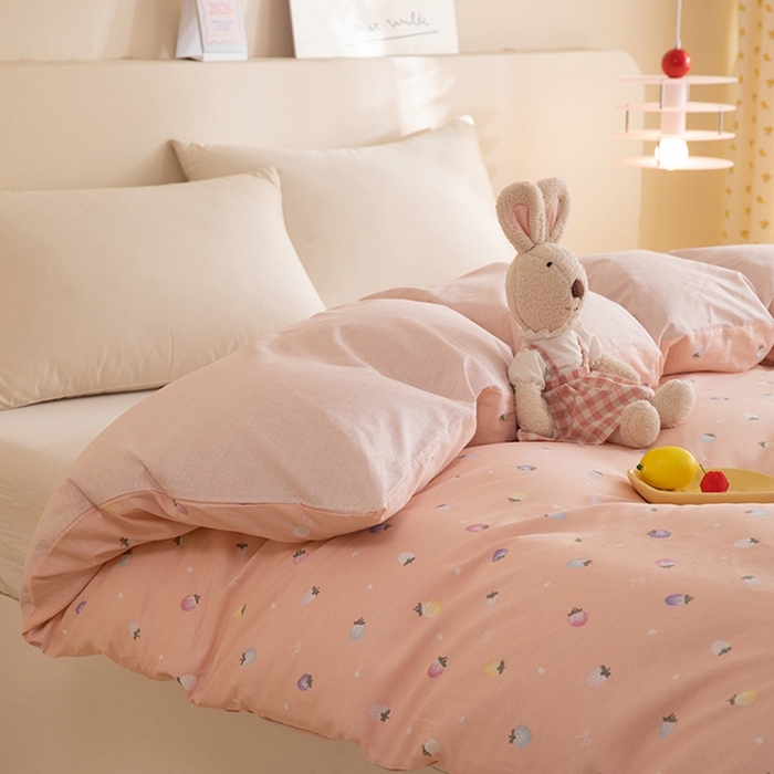 91家纺网 家纺一手货源 找家纺 八十八家纺 2025新款全棉12868系列单品被套 奶油草莓