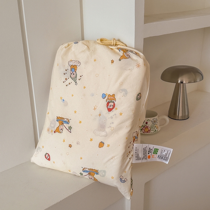 91家纺网 家纺一手货源 找家纺 （总）金梦拉家纺 2026新款春夏古法水洗仿棉砂洗云小棉小布袋四件套,粉雾梦境,豹纹猫咪-咖,奶油草莓,小杏芙,甜甜蛋糕,风谷幽兰,薄荷花,甜心小喵,浪漫樱花粉,晚樱落海,粉格猫咪,豹纹猫咪-粉,可爱小兔,碎花熊,点点樱桃,木槿,线条小喵,夏日紫樱,小苍兰,爱心狗,蓝小兔,可爱草莓,可爱南瓜,线条狗狗,狗狗聚会,修修狗,山月铃兰,碎花萌狗,蓝桉花,山野,可爱小狗,禾棠印月,兰花梦,星星蝴蝶结,绿野仙兔,蝶舞飞,奶蓝波点,可爱星星