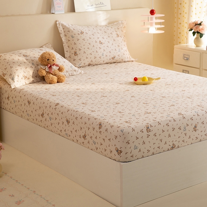 91家纺网 家纺一手货源 找家纺 八十八家纺 2025新款全棉12868系列单品床笠 花间小熊