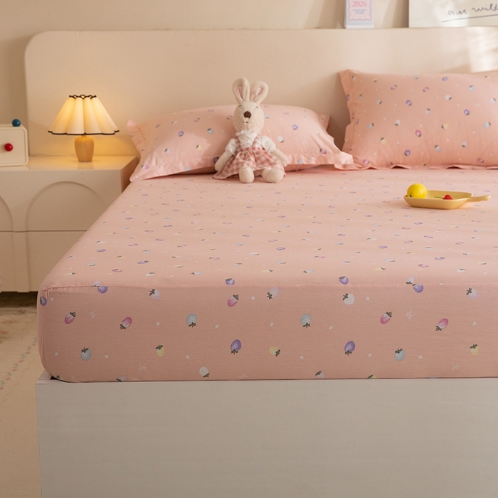 91家纺网 家纺一手货源 找家纺 八十八家纺 2025新款全棉12868系列单品床笠 奶油草莓