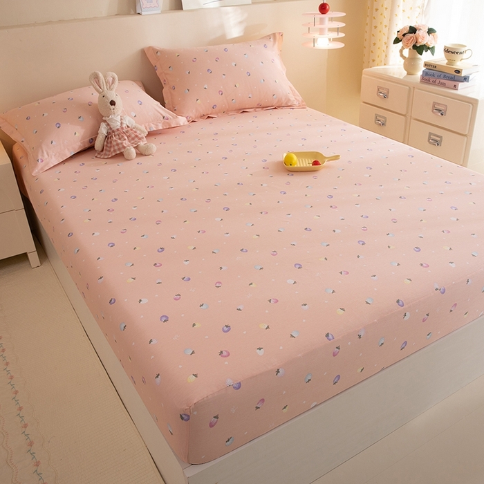 91家纺网 家纺一手货源 找家纺 八十八家纺 2025新款全棉12868系列单品床笠 奶油草莓