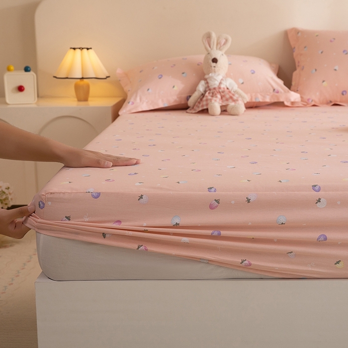 91家纺网 家纺一手货源 找家纺 八十八家纺 2025新款全棉12868系列单品床笠 奶油草莓