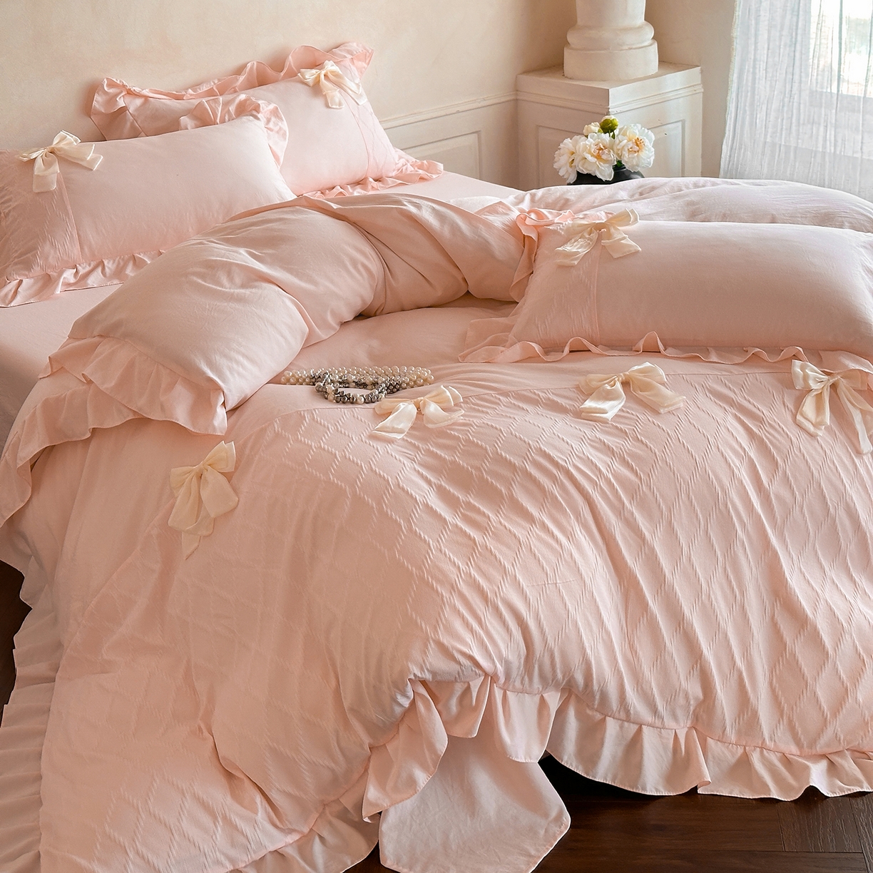 91家纺网 家纺一手货源 找家纺 （总）你好美丽 2026春夏新款水洗棉拼接泡泡纱蝴蝶结花边工艺款四件套 -梦露