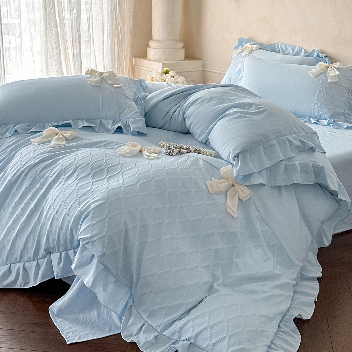 91家纺网 家纺一手货源 找家纺 你好美丽 2026春夏新款水洗棉拼接泡泡纱蝴蝶结花边工艺款四件套 -梦露 梦露兰